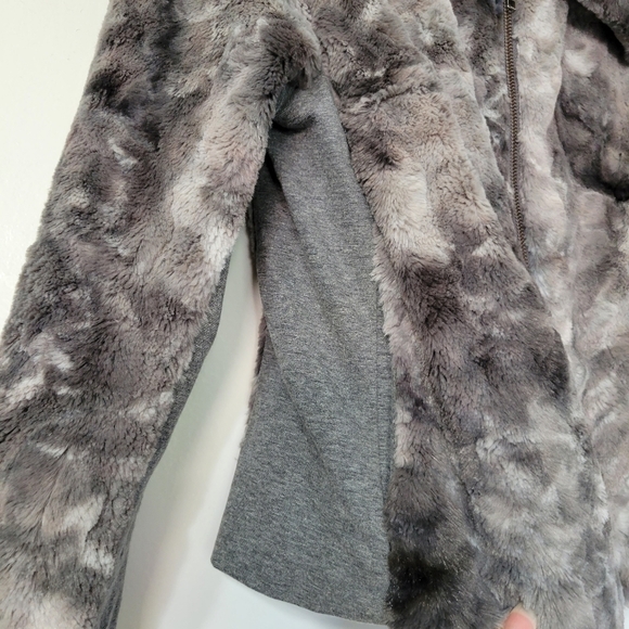 CAbi Gray Faux Fur Evening Bomber Jacket Size M - Picture 4 of 11
